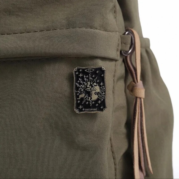 $1 TAROT CARD PIN/BROOCH. ENAMEL/METAL. NEW. $1 WITH ANY $10 ORDER OR MORE - Picture 5 of 16